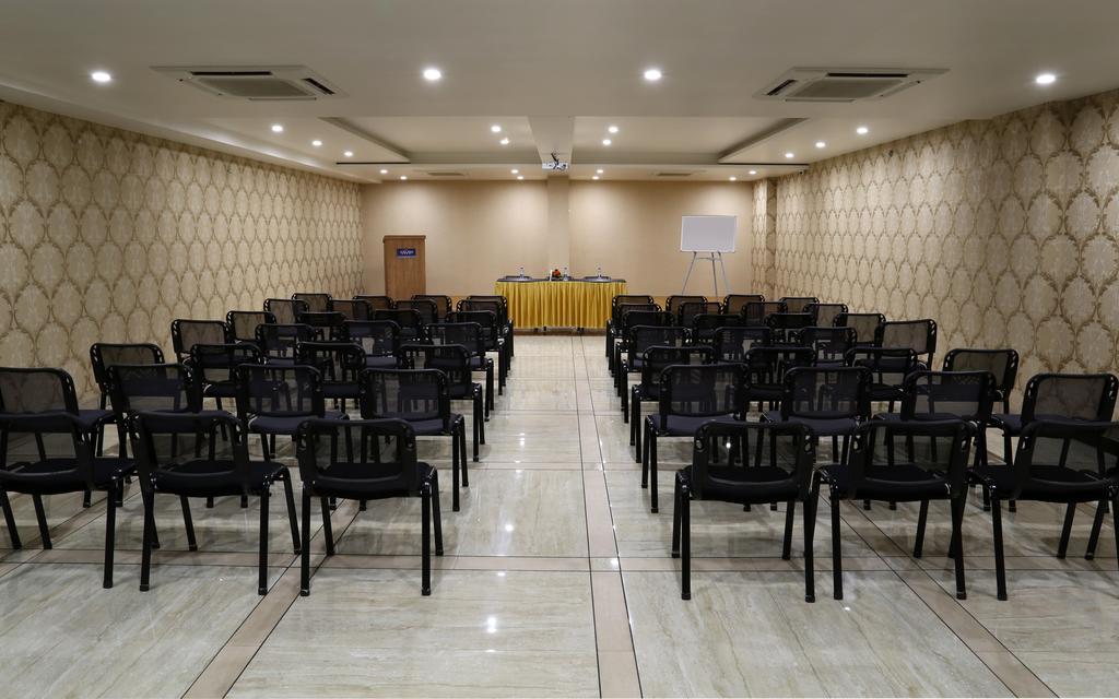 Grand Kailash Hotel Аурангабад Экстерьер фото